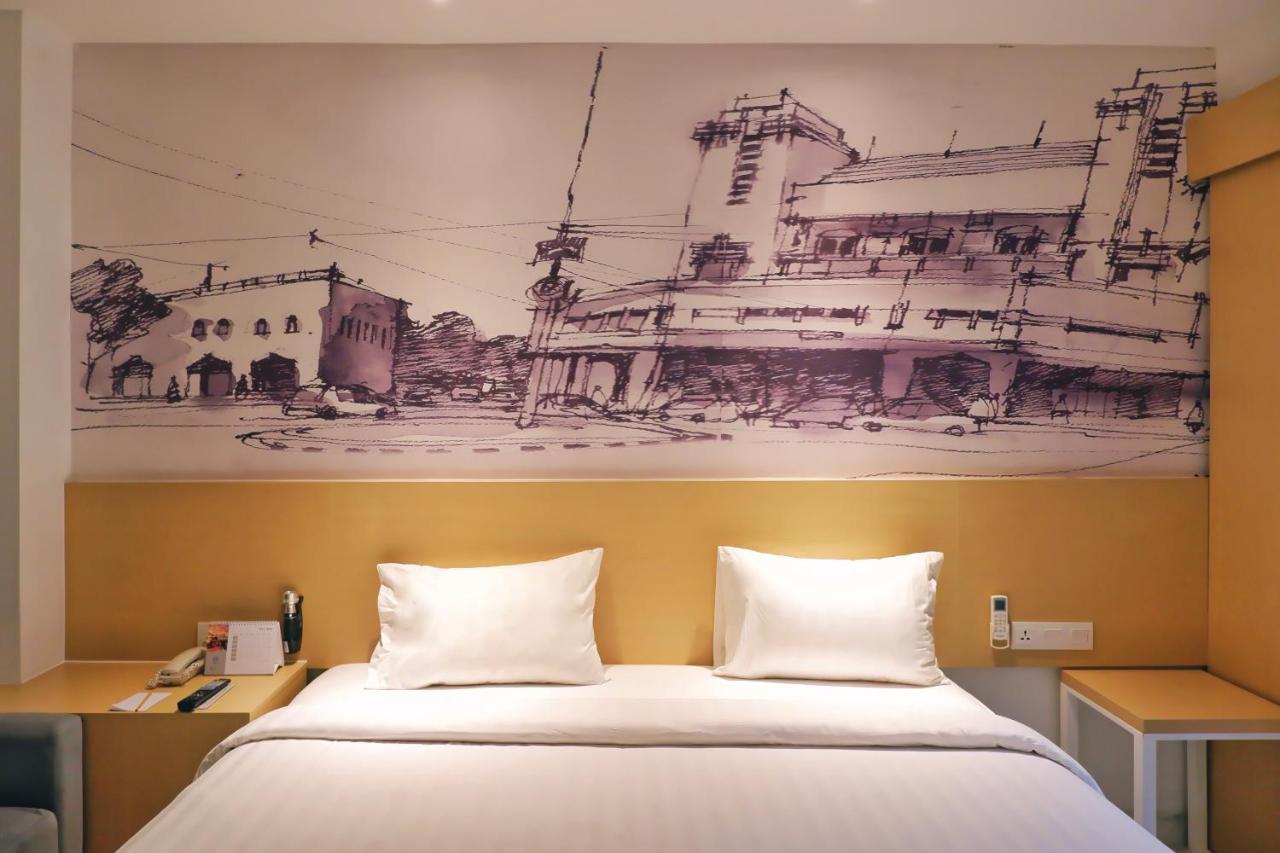 Palm Park Hotel Surabaya Eksteriør bilde