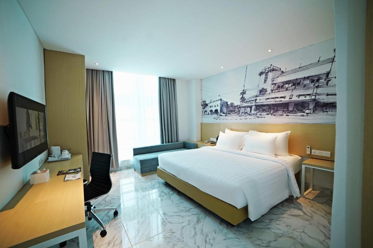 Palm Park Hotel Surabaya Eksteriør bilde