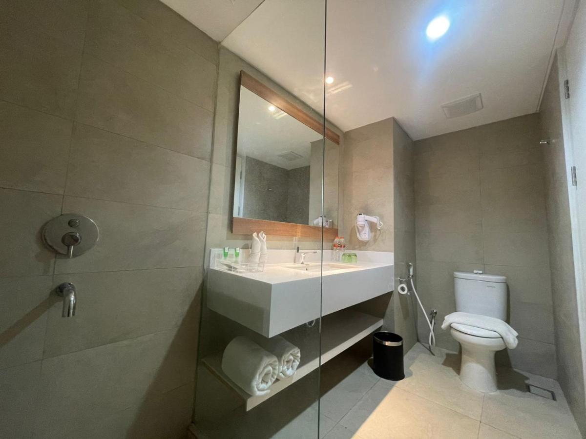 Palm Park Hotel Surabaya Eksteriør bilde