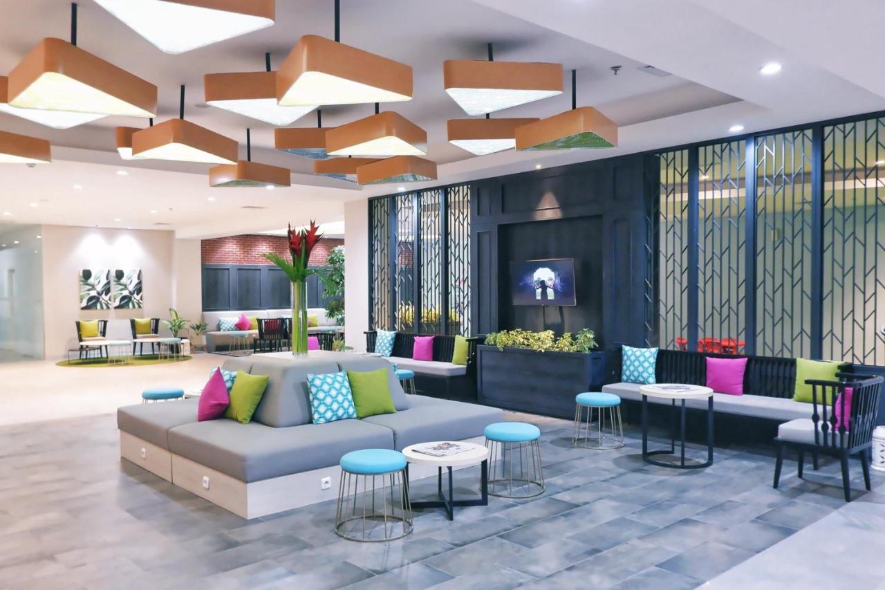 Palm Park Hotel Surabaya Eksteriør bilde