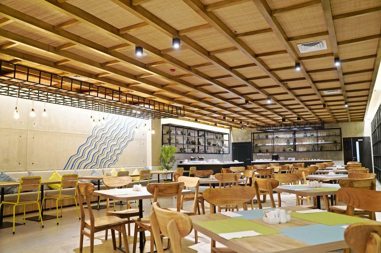 Palm Park Hotel Surabaya Eksteriør bilde