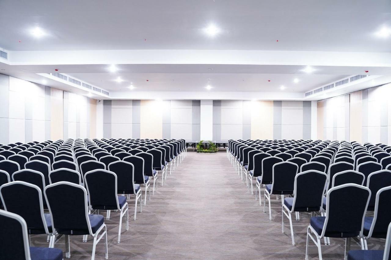 Palm Park Hotel Surabaya Eksteriør bilde